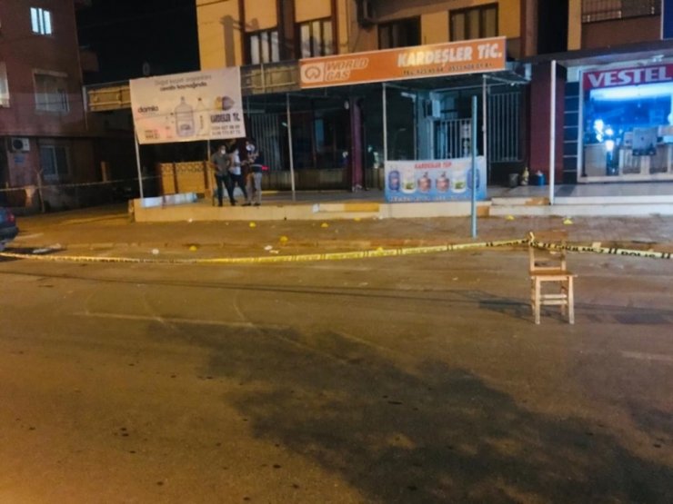 Trafikte tartıştığı polise bıçak çeken kişiyi polis silahla yaraladı