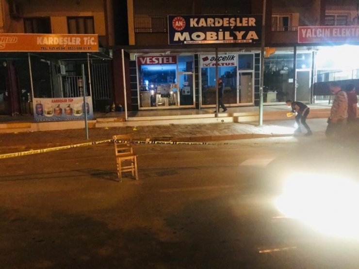 Trafikte tartıştığı polise bıçak çeken kişiyi polis silahla yaraladı