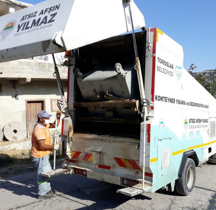 Toroslar’da asfalt ve temizlik çalışmaları sürüyor