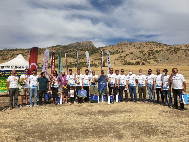 İnegöllü yamaç paraşütçüleri Şırnak’tan üçüncülük ödülüyle döndü