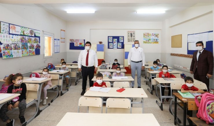 Bucalı miniklerin okul seti Başkan Amca’dan