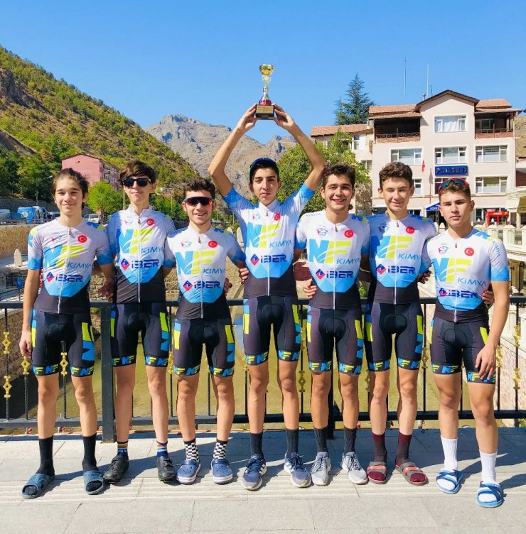 Denizlili bisikletçiler Türkiye şampiyonu oldu