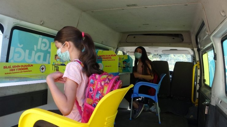 EBA mobil destek aracı köy yollarında