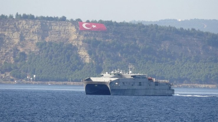 ABD yüksek hızlı transfer gemisi Çanakkale Boğazı’ndan geçti