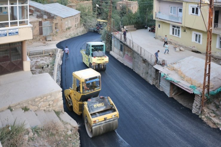 Bitlis Belediyesinden sıcak asfalt çalışmaları