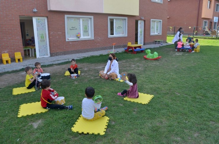 Çocuklar sevgiyle yetişiyor