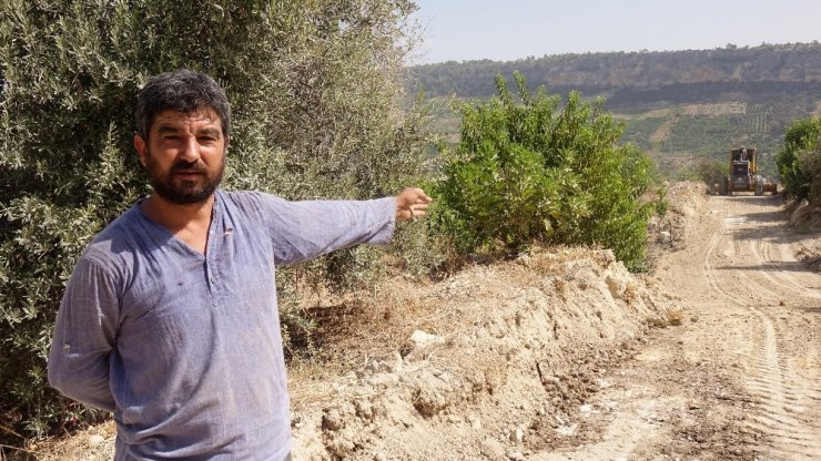 Erdemli Belediyesi, yol çalışmalarını sürdürüyor