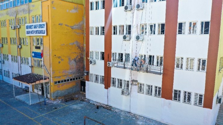 Erdemli Belediyesi, okullara desteğini sürdürüyor