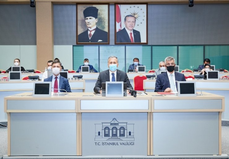 İstanbul Valisi Ali Yerlikaya” Günlük yaklaşık 37 bin 38 bin test kapasitesine ulaştık”