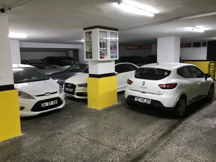 Meteoroloji uyardı, İstanbullular araçlarını dolu öncesi korumaya aldı