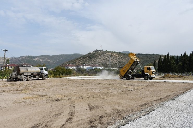 İznik’te mezarlık düzenlemesi