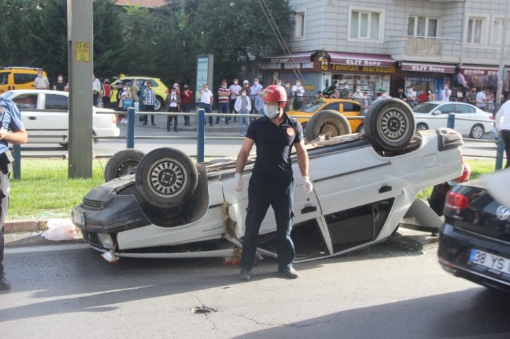 Kayseri’de takla atan otomobilde şans eseri yaralanan olmadı