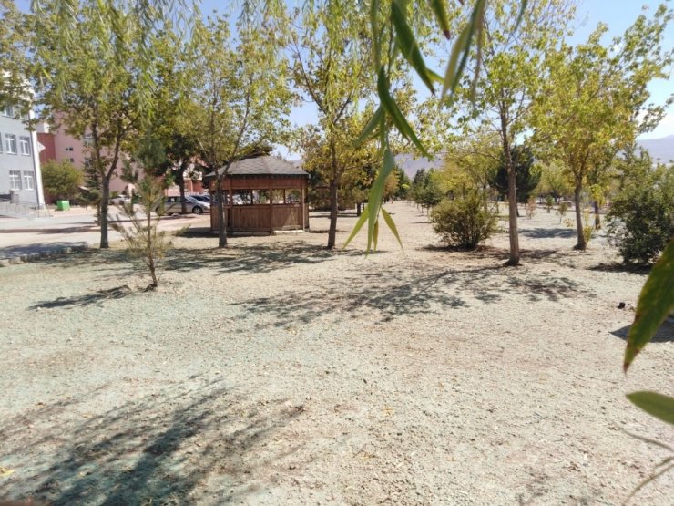 Kayseri Üniversitesi Seyrani Meslek Yüksekokulu’nun peyzaj çalışmaları tamamlandı