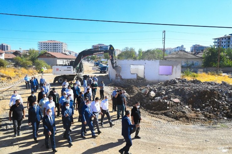 Mavi Göl caddesinin ismi Danişmentgazi olacak