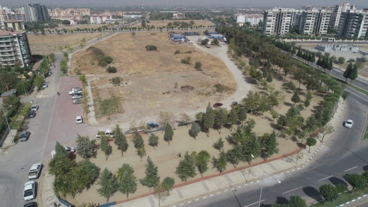 Manisa’da yeşil alan çalışmaları devam ediyor