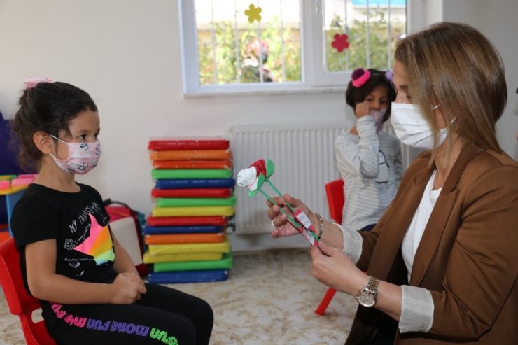 Vali Becel, Çiçekli Cami ve Kur’an kursunu ziyaret etti