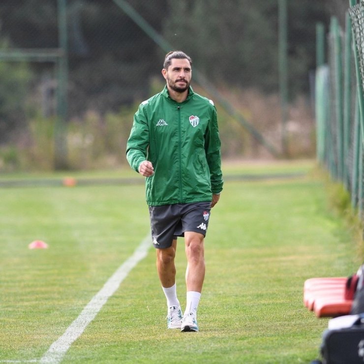 Bursaspor’da antrenmana Özer Hurmacı ve İsmail Çokçalış katılmadı