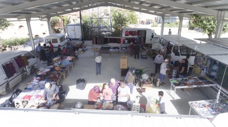 6 ayda 6 mahalleye pazaryeri atağında ilk durak Belenardıç oldu