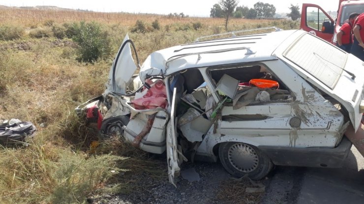 Tarsus’ta kamyon ile otomobil çarpıştı: 1 ölü, 1 yaralı