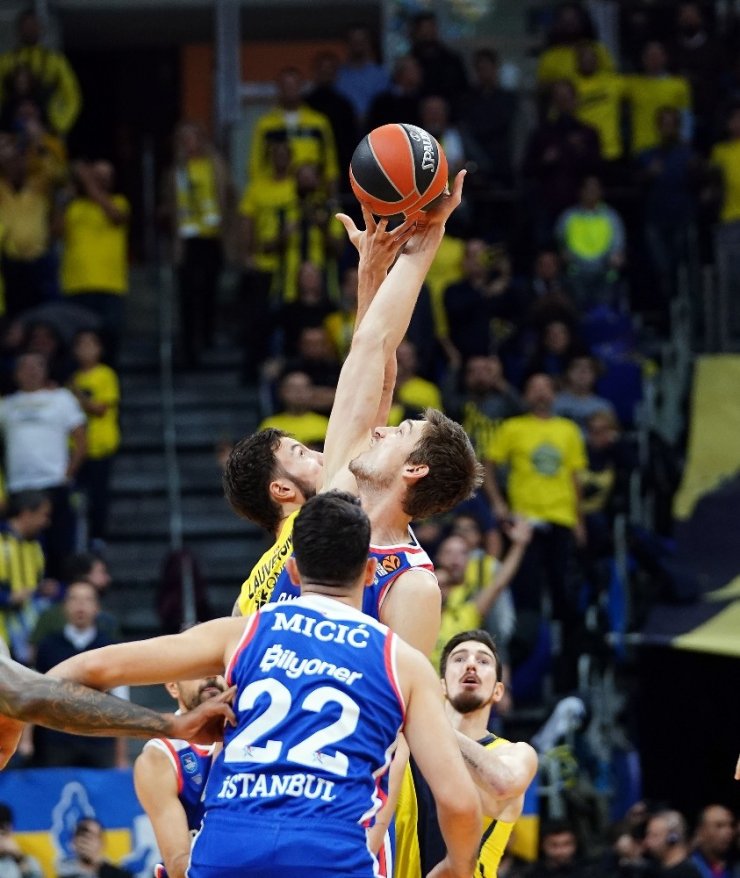 THY Euroleague’de Türk derbisi zamanı: Anadolu Efes - Fenerbahçe