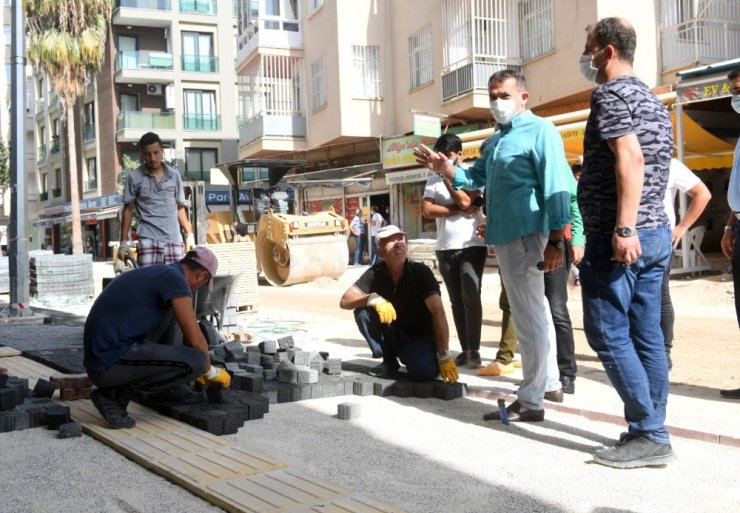 Başkan Özyiğit, yenileme çalışmaları süren Alanya Sokağını inceledi