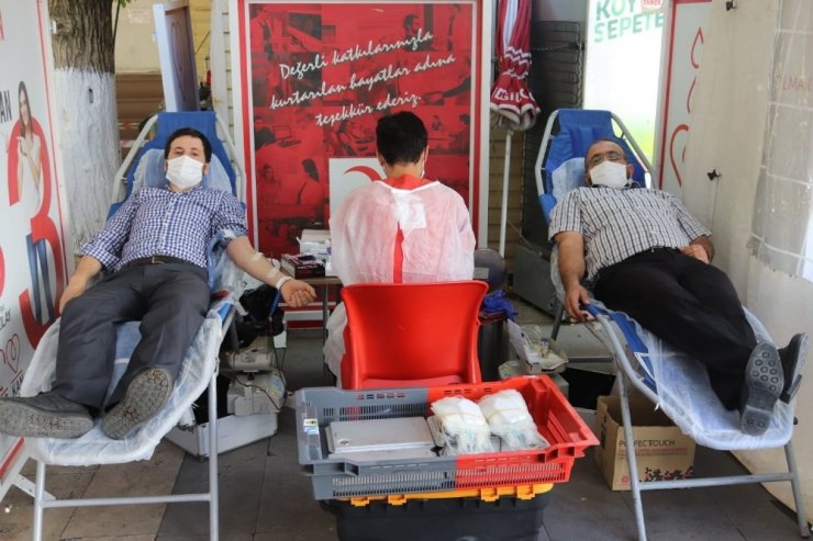 Din görevlileri kan bağışında bulundu