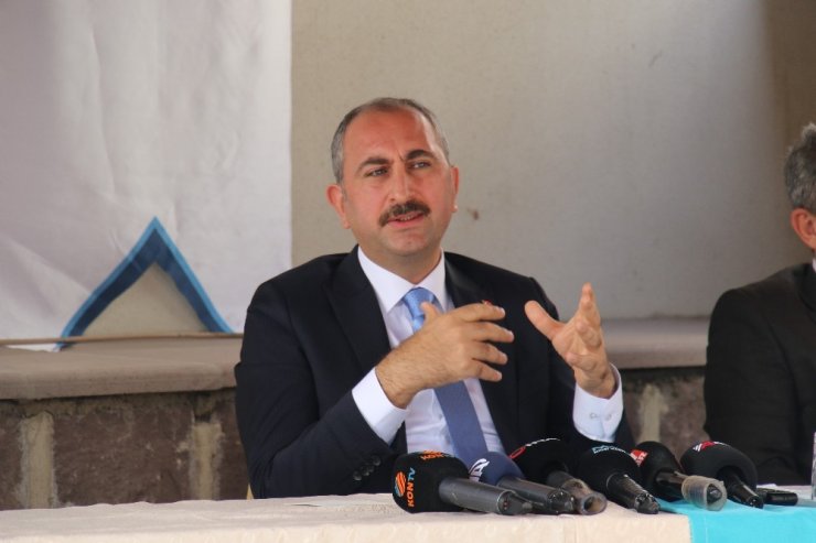 Adalet Bakanı Gül: “AİHM’nin vermiş olduğu karar, siyasi bir karar. AİHM’in verdiği kararın kabul edilebilir bir yanı yoktur”