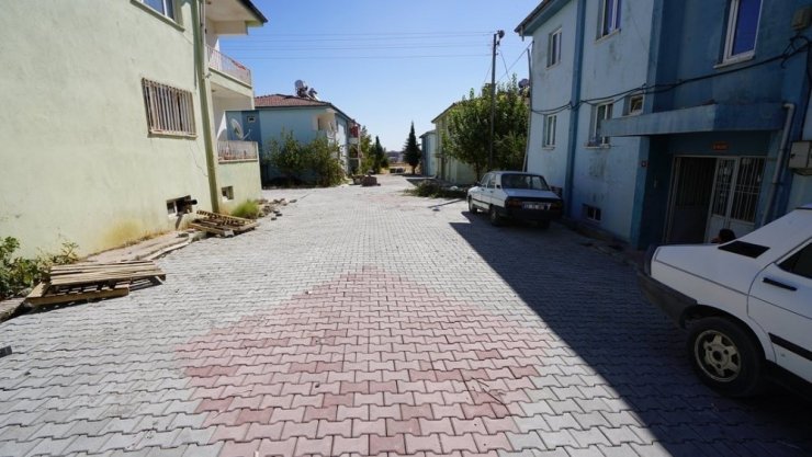 Petrol Mahallesine kilitli parke taşı