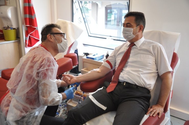 Emniyet mensuplarından ‘Kan ver Afyon’ kapmayasına destek