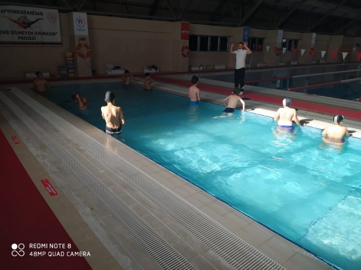 Afyonkarahisar’da tüm branşlara ek yüzme eğitimi verilecek