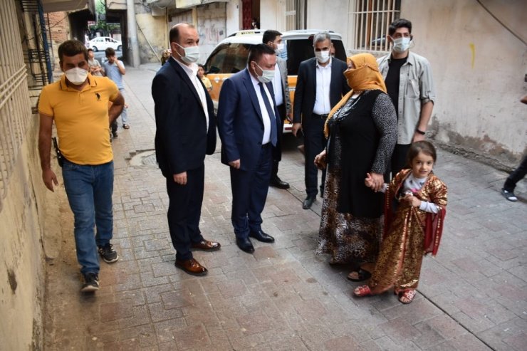 Başkan Beyoğlu yerinde dönüşümün uygulanacağı yerde vatandaşlara projeyi anlattı