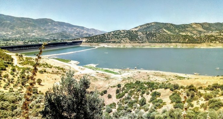 Beydağ Barajı ve Bademli Göleti susuz kaldı