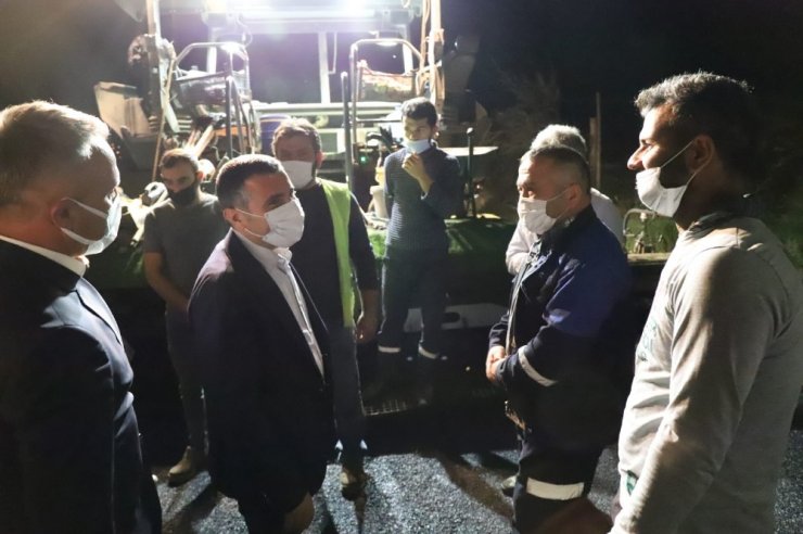 Asfalt çalışması gece gündüz devam ediyor