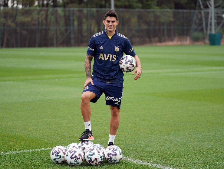 Diego Perotti: "Fenerbahçe tarihinde birçok başarılara sahip"