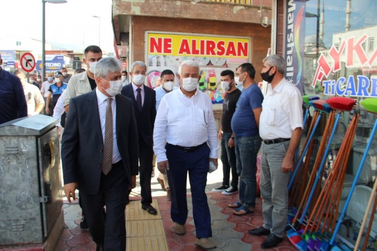 Vali Doğan Dörtyol’da korona denetimi yaptı