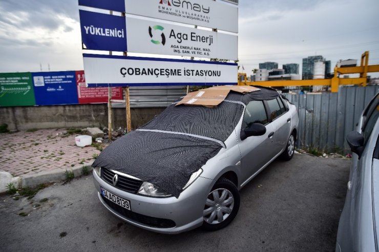 İstanbullular beklenen dolu yağışına karşı battaniye ile önlem aldı