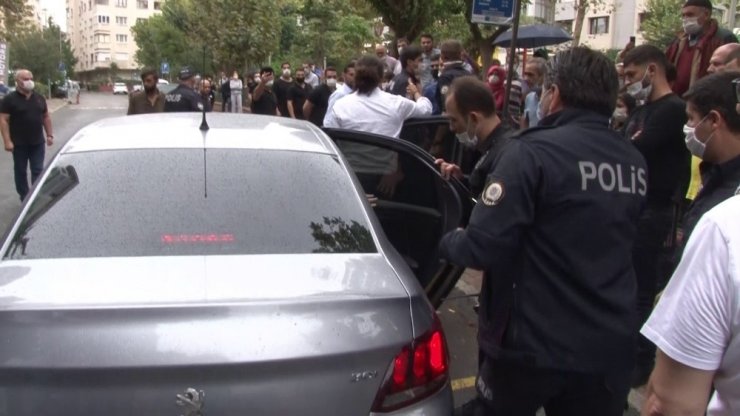 Kadıköy’de nefes kesen kuyumcu hırsızı kovalamacası