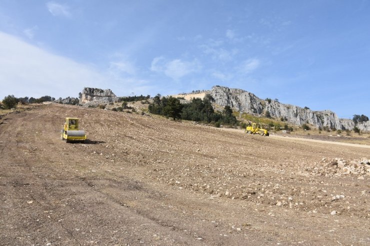 Uzun Keltepe Kayak Merkezi’ndeki çalışmaları inceledi