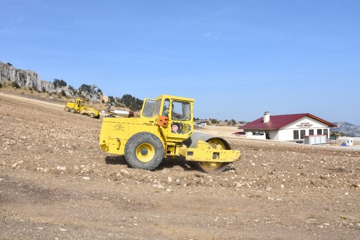 Uzun Keltepe Kayak Merkezi’ndeki çalışmaları inceledi