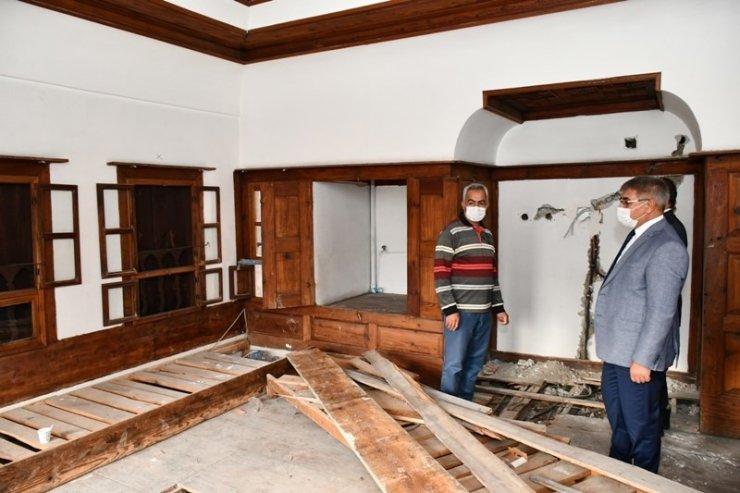 Vali Gürel’den Kaymakamlar Evi’nde inceleme