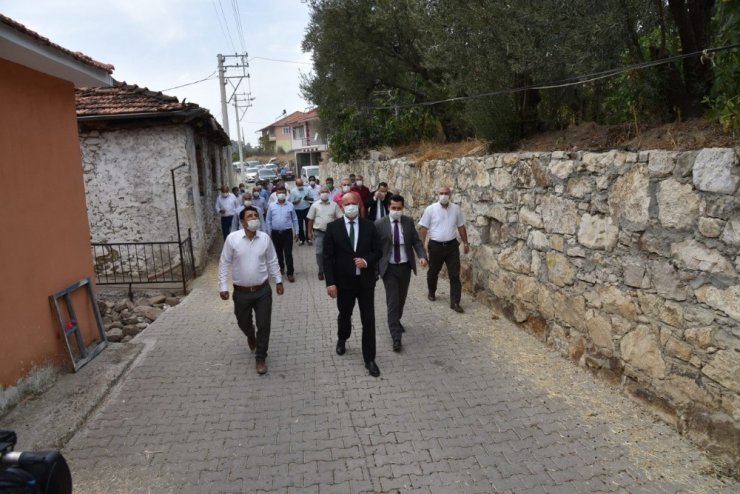 Demirci’de 2 yılda 200 kilometrelik yol asfaltla buluşturuldu