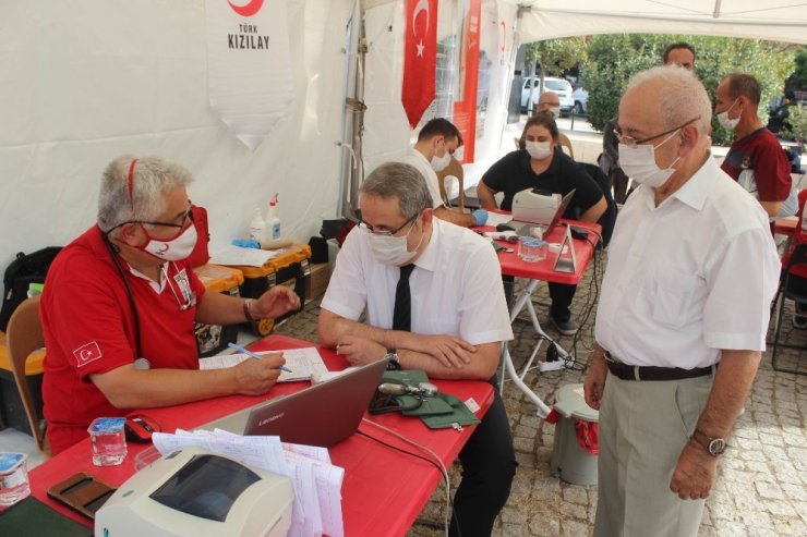 Salihli’den Kızılay’a kan desteği