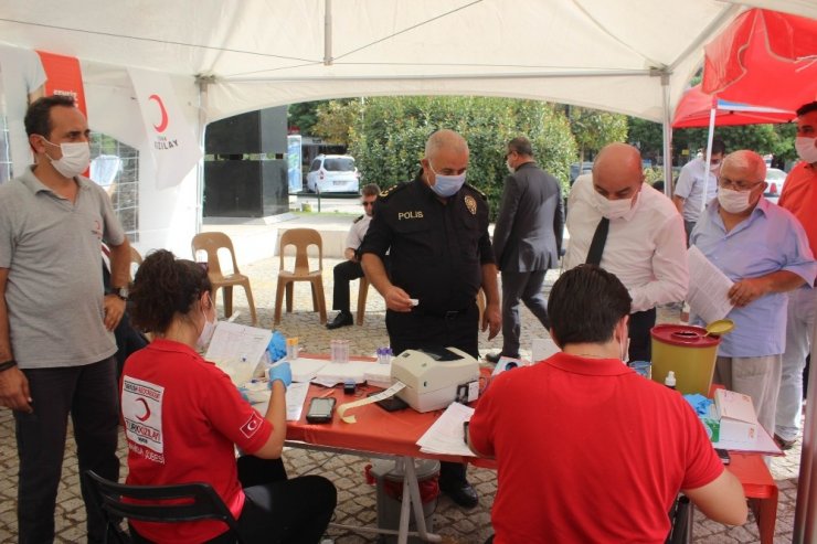 Salihli’den Kızılay’a kan desteği