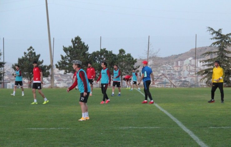 Teknik Direktör Korkmaz, antrenmanları drone ile takip ediyor