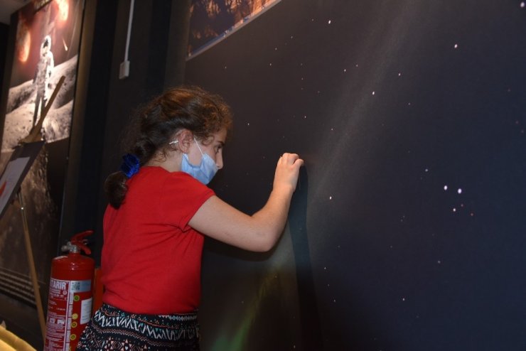 Öğrenciler Uzay Haftası kapsamında teleskop ile Jüpiter’i gözlemlediler