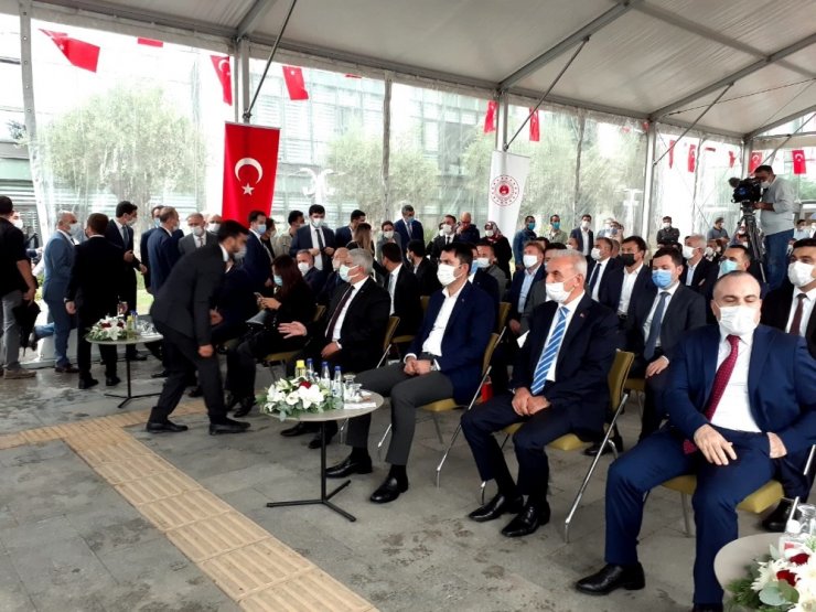 Bakan Kurum: “İhtiyaç duyulan her yerde yeraltı otoparkları, bölge otoparkları yapacağız”