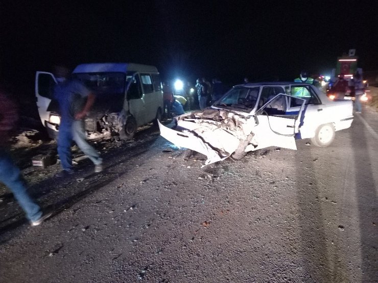 Günyüzü’nde trafik kazası, 1 ölü 2 yaralı