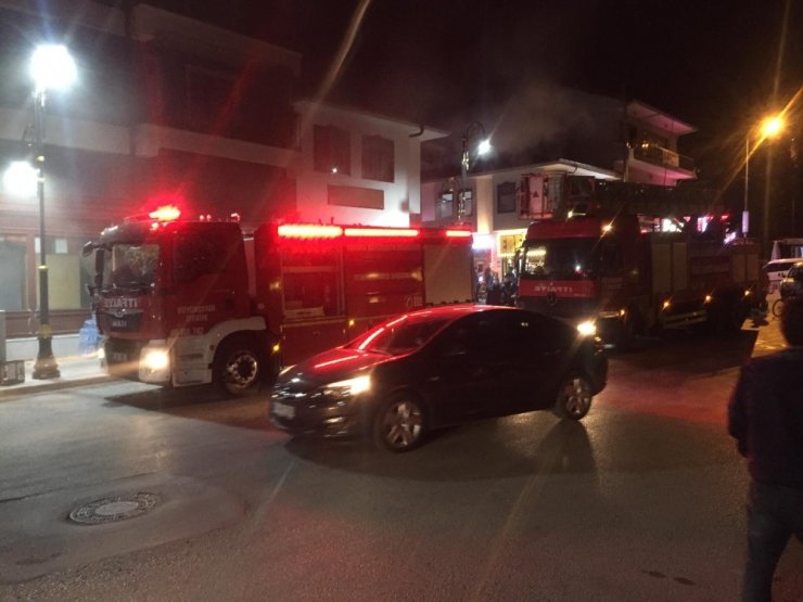 Kızılcahamam’da bir markette yangın çıktı