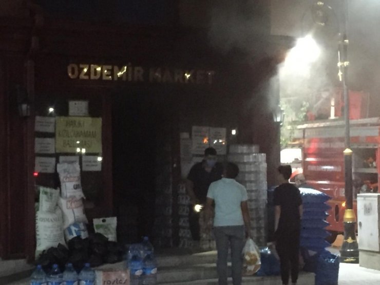 Kızılcahamam’da bir markette yangın çıktı