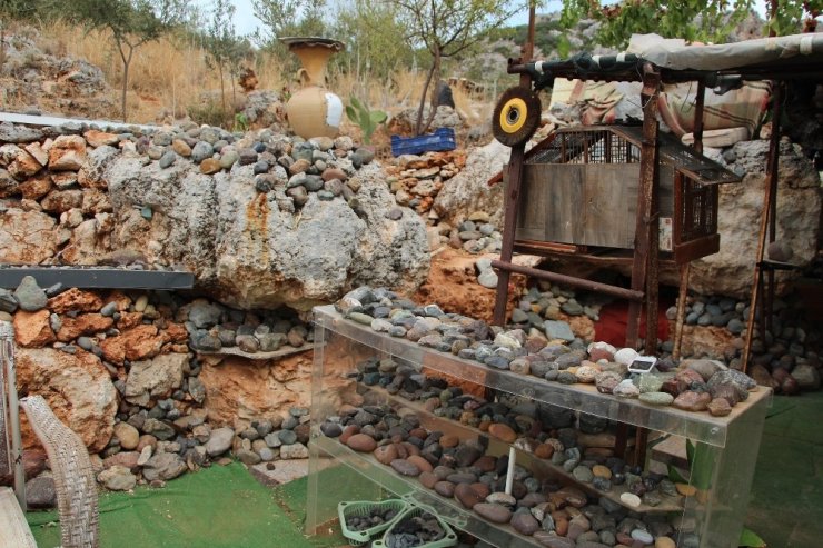 Çiftçinin ’Taş’ gibi sıra dışı koleksiyonu